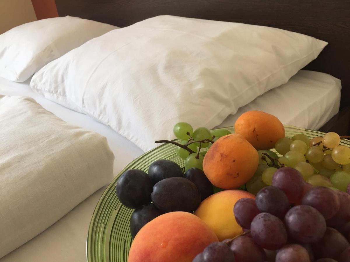 City Hotel Agoston Πετς Εξωτερικό φωτογραφία