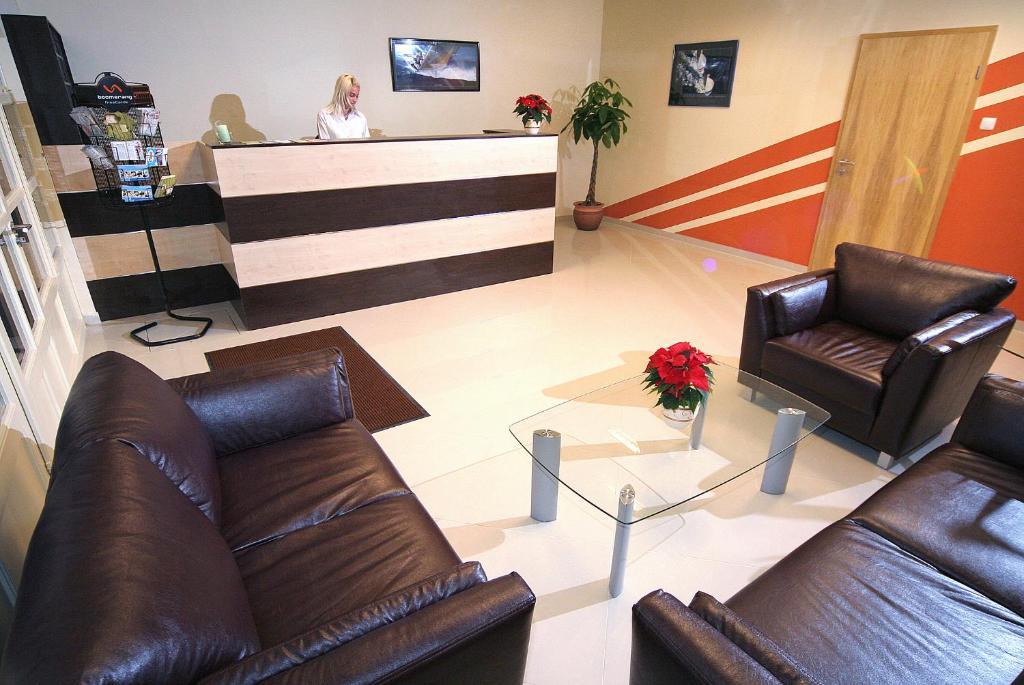 City Hotel Agoston Πετς Εξωτερικό φωτογραφία